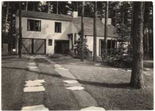 Garten Kurt Dienstbach, Berlin-Nikolassee: Haus und Garten Straßenseite