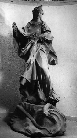 Maria Immaculata von der Fassade der ehem. Soladitätskirche in Mannheim : Maria Immaculata von der Fassade der ehem. Soladitätskirche in Mannheim. Sandstein; Höhe 245 cm (um 1755; A. Egell). Ludwigshafen am Rhein-Mundenheim, Pfarrkirche Sankt Sebastian