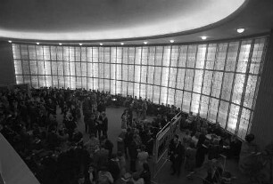 Berlin: Schillertheater; Pause mit Foyer