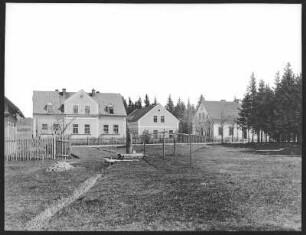 Marienbad. Villenviertel Flaschenhütte und Forsthaus Hasenhau : Marienbad. Villenviertel Flaschenhütte und Forsthaus Hasenhau. Zwei Fotografien zur Herstellung der handkolorierten Ansichtspostkarte