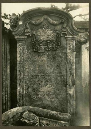 Grabstein des Freiherrn Carl von Gawyr 1809, und seiner Schwester Maria Anna, 1815