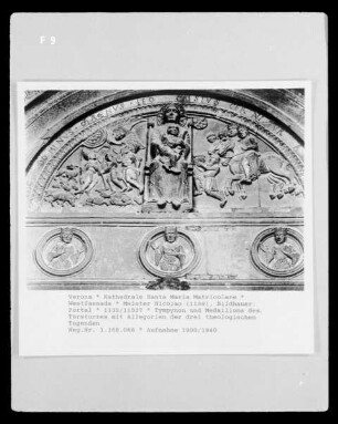 Hauptportal mit zweigeschossiger Vorhalle — Thronende Madonna mit Kind flankiert von Verkündigung der Geburt Christi an die Hirten und Anbetung der heiligen drei Könige
