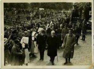 Reichspräsident von Hindenburg bei der Eröffnung der Landwirtschaftsausstellung am Berliner Kaiserdamm