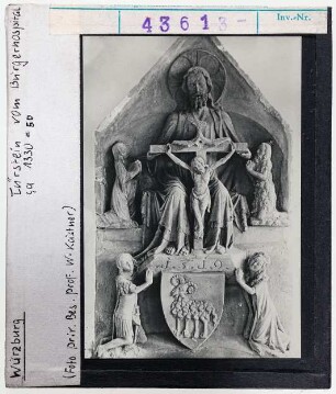 Würzburg: Bürgerhospital, Türstein