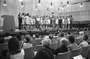 Wettbewerb der nordbadischen Schulchöre im Studio Karlsruhe des Süddeutschen Rundfunks