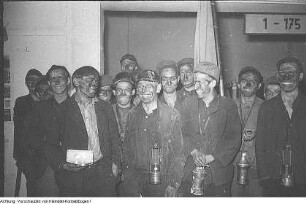 Oelsnitz/Erzgeb. VEB Steinkohlewerk Oelsnitz. Karl-Liebknecht-Schacht, Hochleistungsschicht, 22. April 1950 & Oelsnitz/Erzgeb. VEB Steinkohlewerk Oelsnitz. Jugendbrigade nach der Hochleistungschicht im Schacht "Karl Liebknecht", 1950