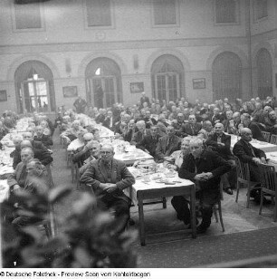 Arbeiterveteranen mit Bezirksleitung Genossen Krolikowski (1960.10.14); Akademie verdienter Parteiveteranen (1989.04.17)
