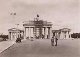 Berlin, Brandenburger Tor während der Wiederherstellung