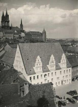 Meißen : Blick über das Rathaus nach dem Dom und der Albrechtsburg, vor 1945