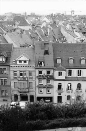 Freiburg: Neubau im Sanierungsgebiet, Schloßbergring 8, Architekt Lange