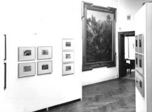 Dresden-Loschwitz. Ausstellung "Ingo Kraft", 10.07.2000-09.09.2000 im Leonhardi-Museum in Dresden-Loschwitz. Raumaufnahme (Atelier mit Gemälde von Eduard Leonhardi "Oybin")