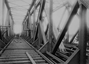 Bau der alten Eisenbahnbrücke bei Achmer/Mittellandkanal