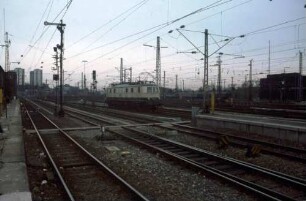 Stuttgart Hbf. Gleis 3 Ausfahrt Lok 118013 Lz
