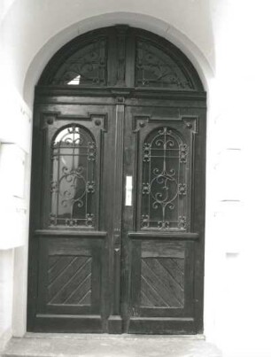 Dresden-Pieschen, Großenhainer Straße 86/84. Doppelwohnhaus (um 1895). Portal (Nr. 84)