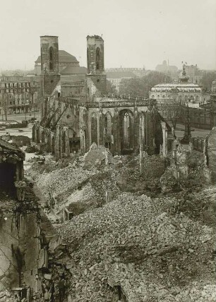 Dresden, Ruine der Sophienkirche, Ansicht vom ehemaligen Modehaus Möbius in der Wilsdruffer Straße aus