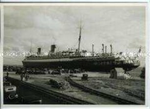 Hochseepassagierdampfer "Columbus" im Hafen von Mar del Plata, Argentinien
