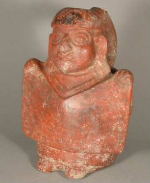 Stehende anthropomorphe Figur: Uncu-Präsentation