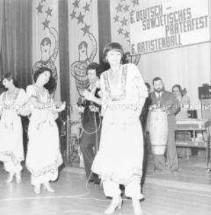 Veranstaltung "6. Deutsch-Sowjetisches Praterfest, 6. Artistenball" der DSF im Kulturzentrum "Prater" in Berlin-Prenzlauer Berg