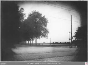 Hundswiese: Eschersheimer Landstraße Ecke Miquelstraße von Osten