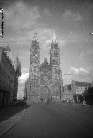 Nürnberg: Gesamtansicht der St. Lorenzkirche