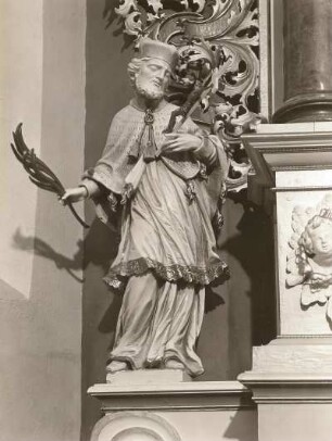 Hauptaltar : Hauptaltar. Standbild des heiligen Nepomuk (1698). Bautzen, Liebfrauenkirche