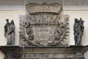 Portal zur südlichen Vorhalle — Wappen des Kurfürsten Johann Georg III.