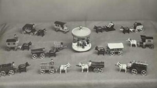 Fahrzeuge und Reitschule : Modernes Spielzeug, Museum für Sächs. Volkskunst Dresden