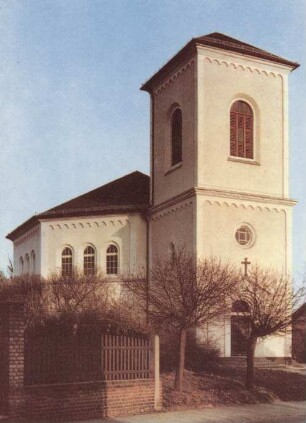Leipzig-Knauthain: Hoffnungskirche ; Nordwestansicht ; Zentralbau 1845/46 ; 1951-1972 wiederaufgebaut