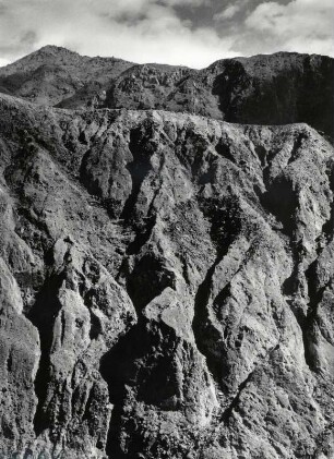 Ausgewaschene Berghänge im Karakorum
