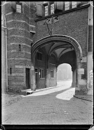 Niederlande, Nijmegen. Torhaus (Kerkboog) am Markt
