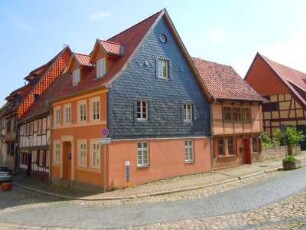 Quedlinburg - sanierte Häuser : Sanierte Häuser Neuendorf, Ecke Goldstrasße, aufgenommen in Quedlinburg am 29. April 2014. Foto Uwe Gerig