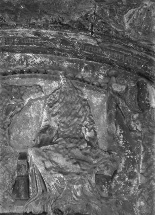 Fragmente der zerstörten Marienkrönung