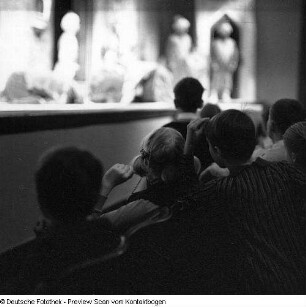 Theater der Jungen Generation; Nasradin mit Wunderlampe; Junge Zuschauer