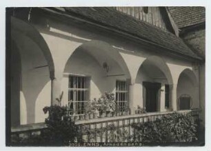 unbekanntes Wohnhaus, Enns Ausschnitt Laubengang: Ansicht
