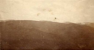 Privatalbum mit Karlsruher Motiven. Panoramablick auf Berggipfel