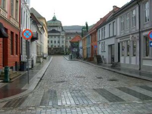 Bergen: Straßenzug zum Nationaltheater/Nationale Scene