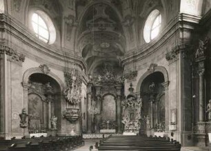 Bratislava. Dreieinigkeitskirche (1717-1723). Inneres nach Osten