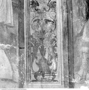 Szenen aus dem Marienleben, Pilaster: Grotesken