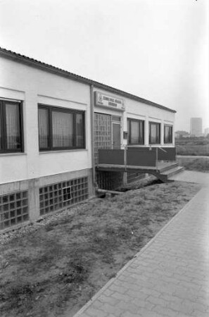 Sportverein Schwarz-Weiß 1952. Einweihung des neuen Clubheims im Gewann Rainmühle südlich der Rheinstraße beim Mühlburger Bahnhof