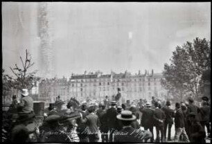 Paris. Seineufer. Ankunft Jean-Baptiste Marchand