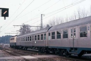 Goldshöfe Lok Baureihe 141 383 Eilzug S-DON Bnb-Wagen Bahnübergang