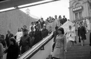 München: Rolltreppe [Stachus], von unten
