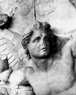Berlin, Pergamonaltar, Nordfries, Kopf eines jugendlichen Giganten, im Kampf mit Göttin Dione, kleinasiatischer Marmor; Staatliche Museen zu Berlin - Preußischer Kulturbesitz, Antikensammlung