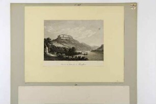 Die Stadt und die Festung Königstein auf dem gleichnamigen Tafelberg in der Sächsischen Schweiz vom Elbufer nach Westen, aus Rittners Dresden mit seinen Prachtgebäuden um 1810