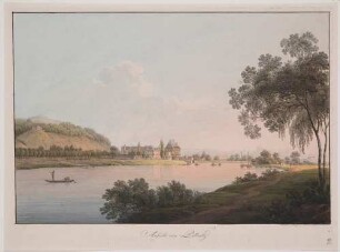 Schloss Pillnitz bei Dresden vom linken Ufer nach Südosten über die Elbe gesehen