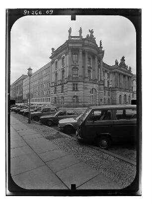 Berlin : August-Bebel-Platz, Kommode