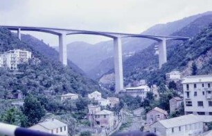 Talbrücke Sestrie bei Sori /Genua, Sestrie bei Sori