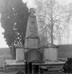 Gefallenendenkmal; Beselich, Friedhofstraße