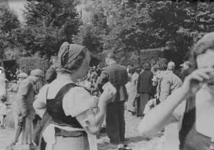 Volkskunstgruppe aus dem Erzgebirge - während des Auftrittes : Volkskunstgruppe aus dem Erzgebirge