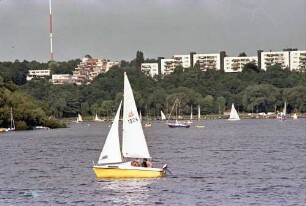 Berlin; Pichelsdorf: Wohnsiedlung am Havelufer